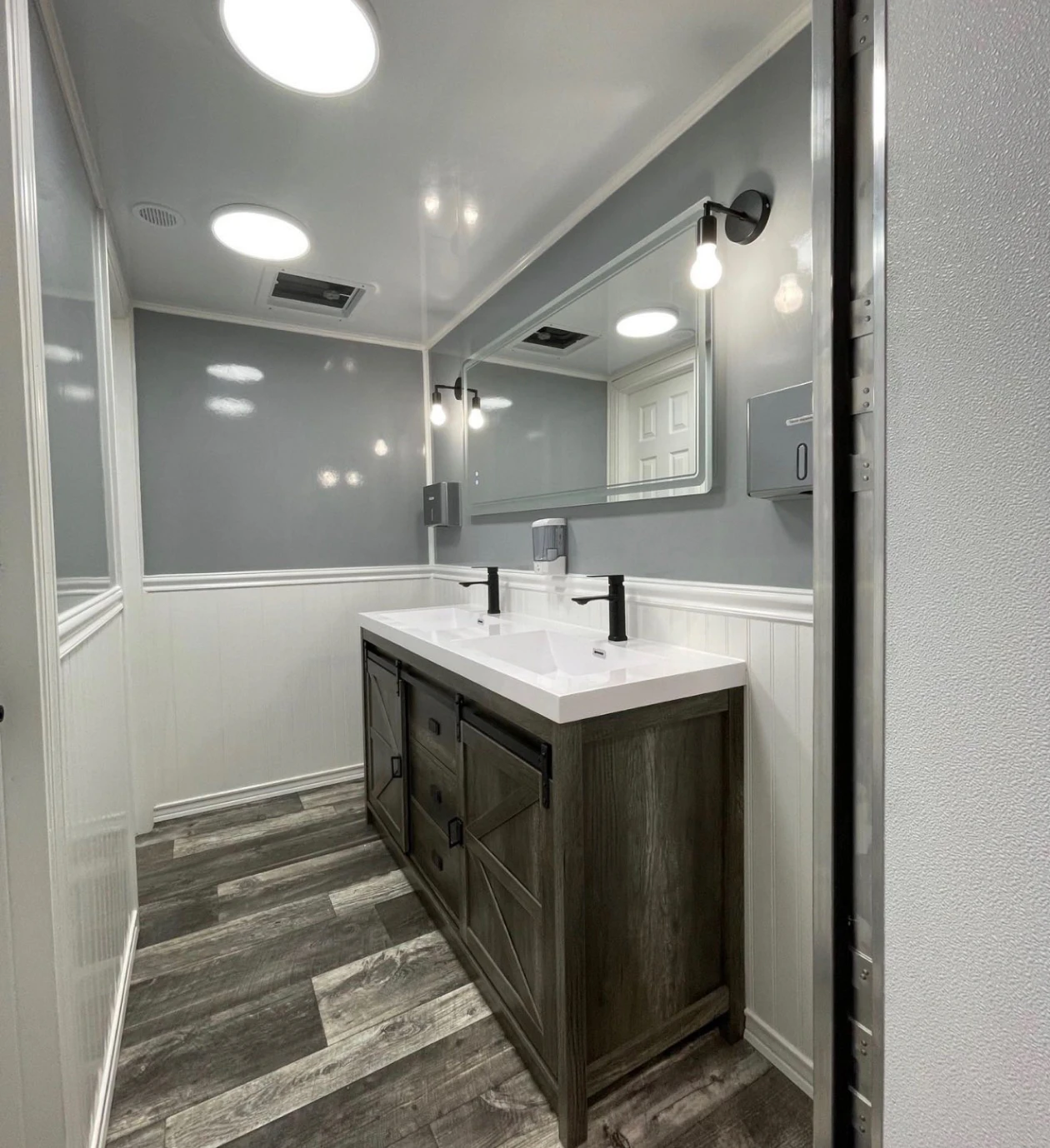 Gray and white bathroom decor